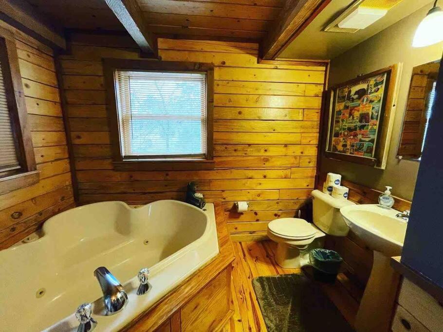 The Loft At Bear Mountain Log Cabins Юрека Спрингс Екстериор снимка